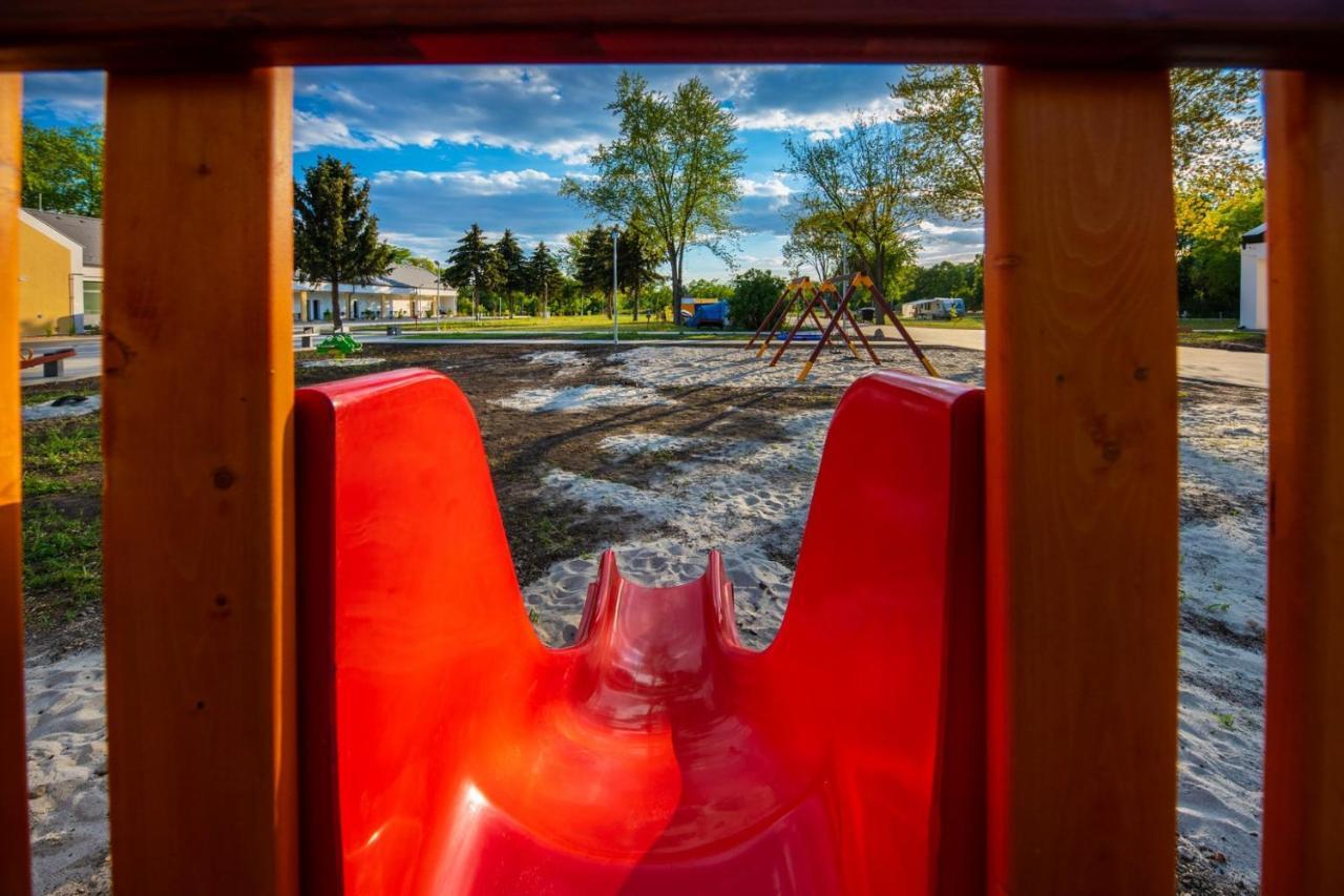 Zsory Liget Camping & Resort Мезёкёвешд Экстерьер фото